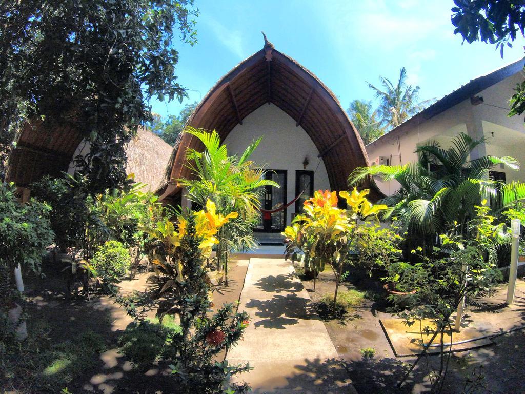 Ina Gili Guesthouse ギリ・アイル エクステリア 写真
