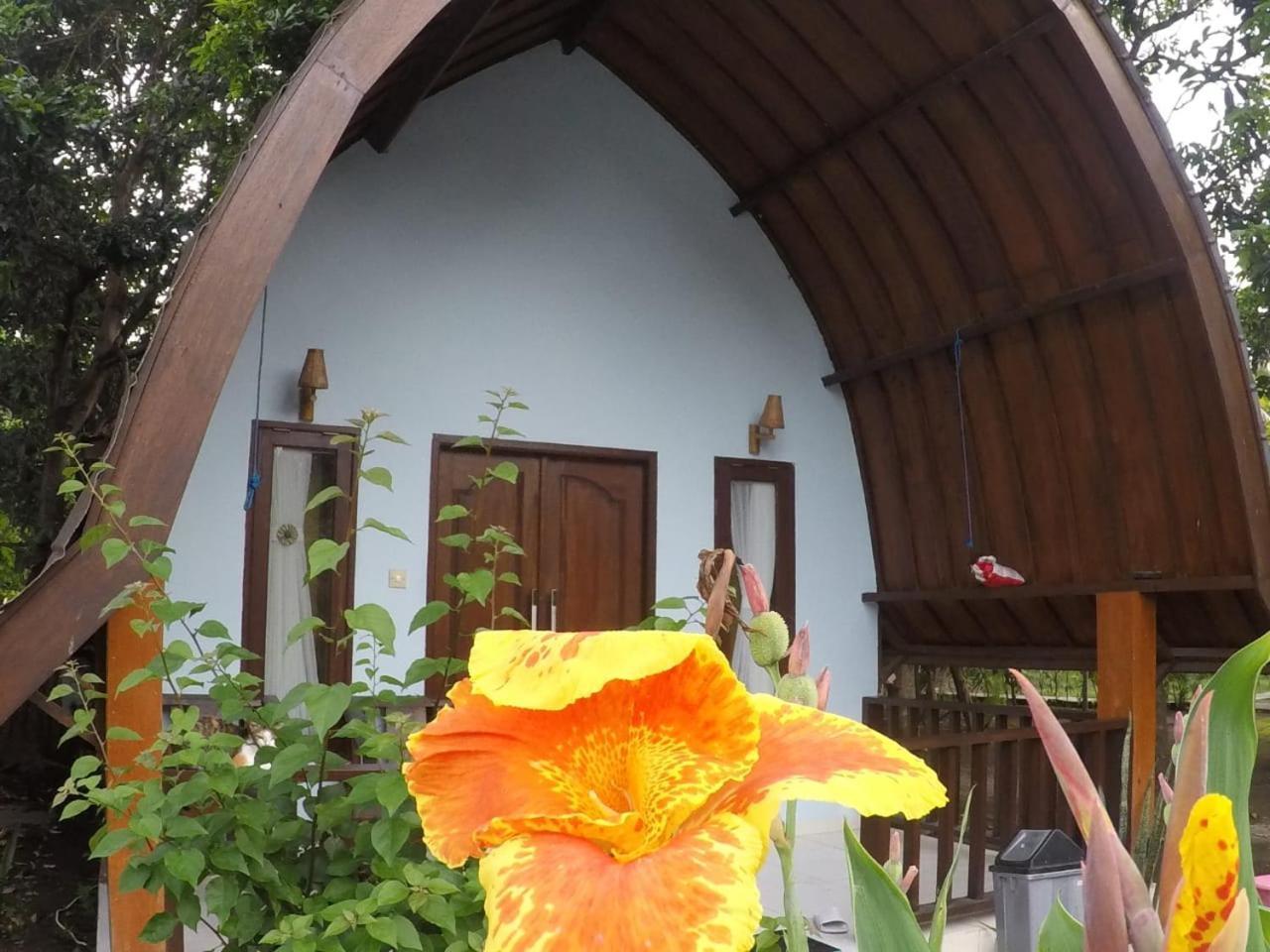 Ina Gili Guesthouse ギリ・アイル エクステリア 写真