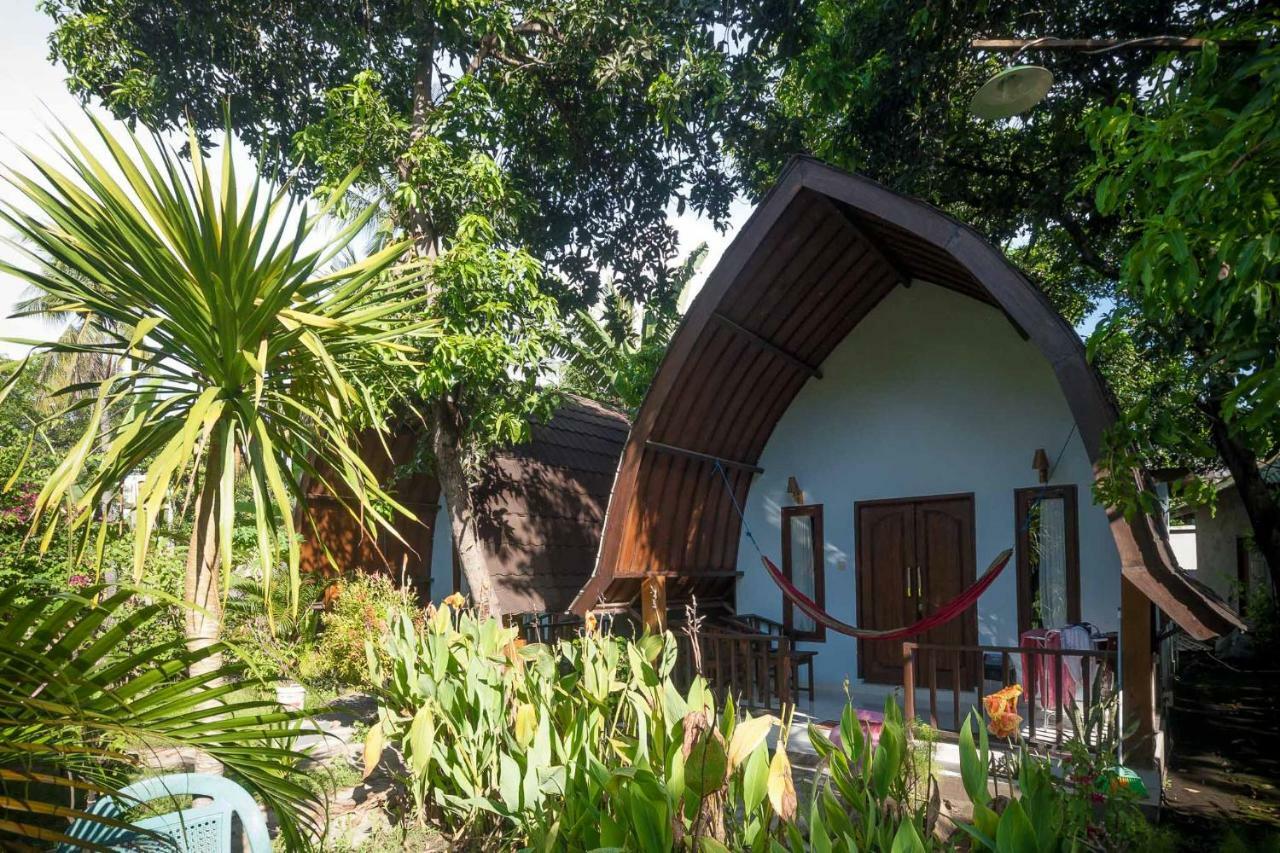 Ina Gili Guesthouse ギリ・アイル エクステリア 写真